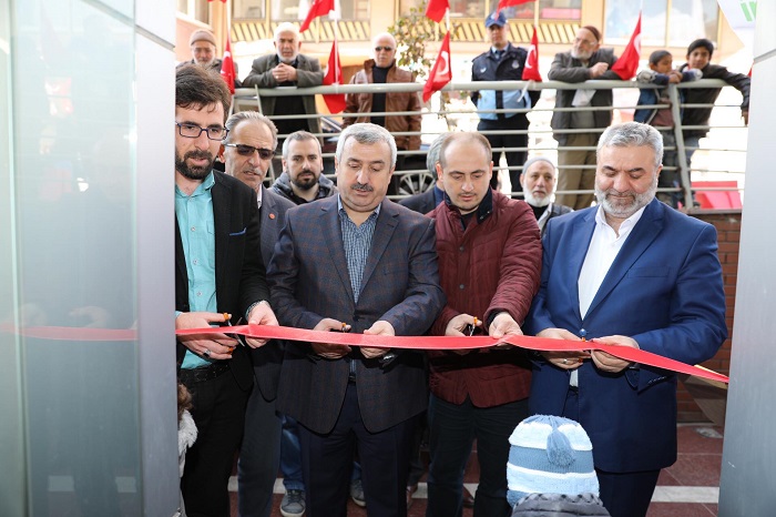 Bakan, nce  Yeri Sonra Da Kermes At