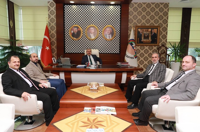 Milli ve Manevi De�erlerine Ba�l� Nesiller Yeti�tirmeliyiz