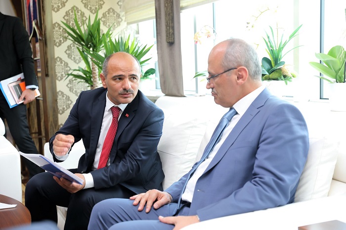 Bakan Turhandan Krfeze  Mjde