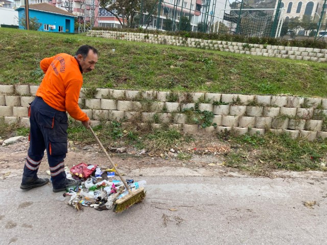 Krfezde Tm Mahallelerde Temizlik almalar Devam Ediyor