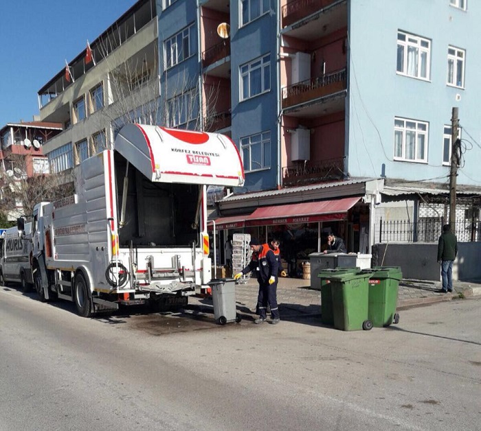 K�rfez�de 14 Bin ��p Konteyn�r� Temizlendi